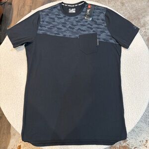 Under Armour HeatGear Men’s XXL T-Shirt – Black & Gray Camo Panel – NWT